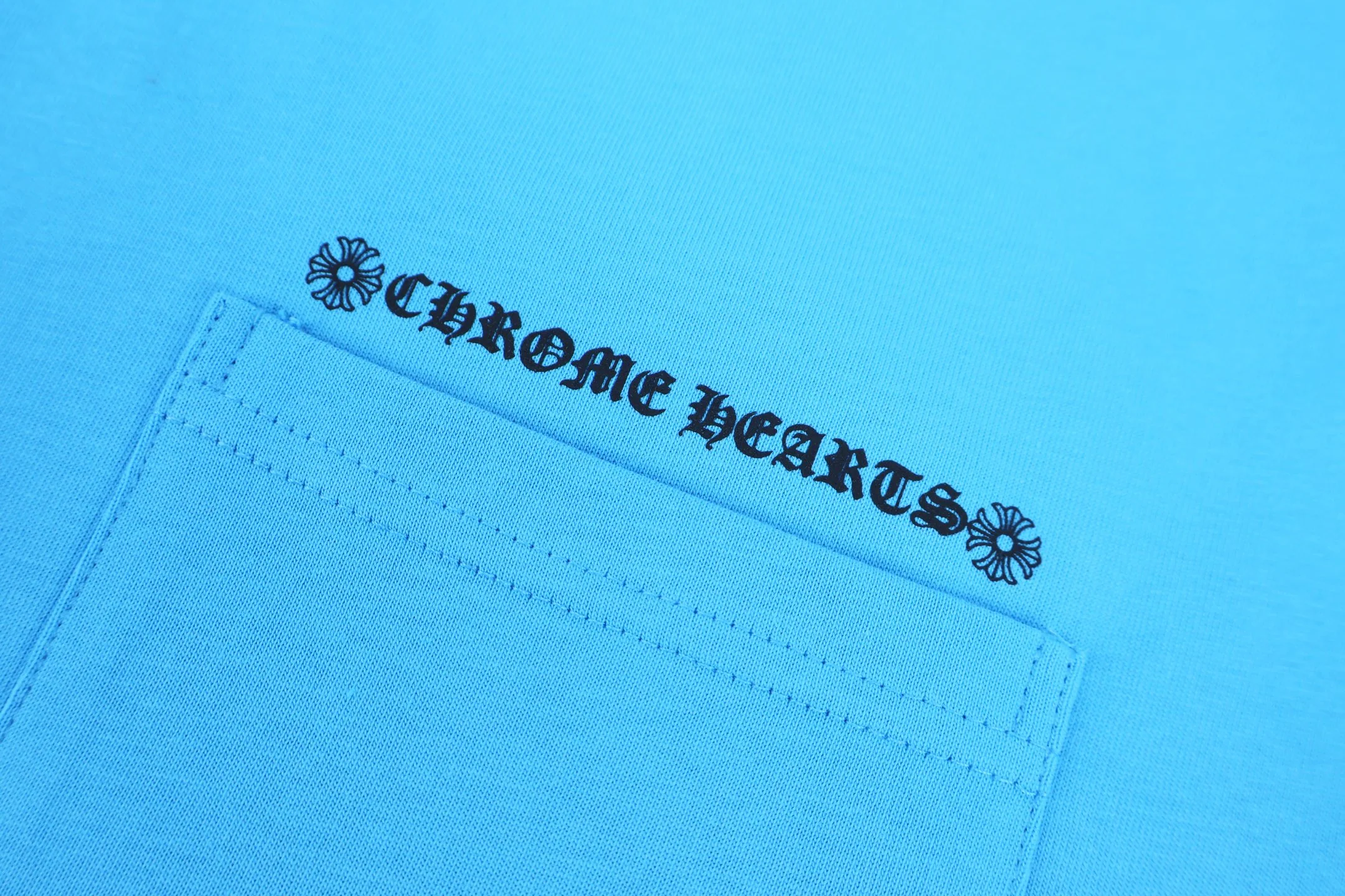크롬하츠 레터 그래피티 프린트 남성 반팔 티셔츠 상세 이미지 5
