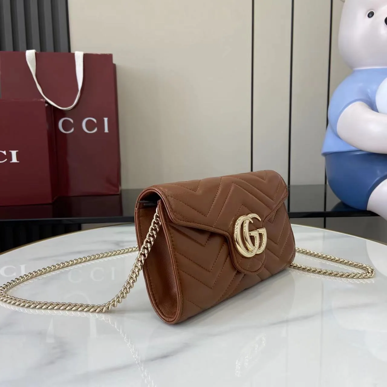 구찌 GG 마몬트 퀼팅 체인 지갑 상세 이미지 2