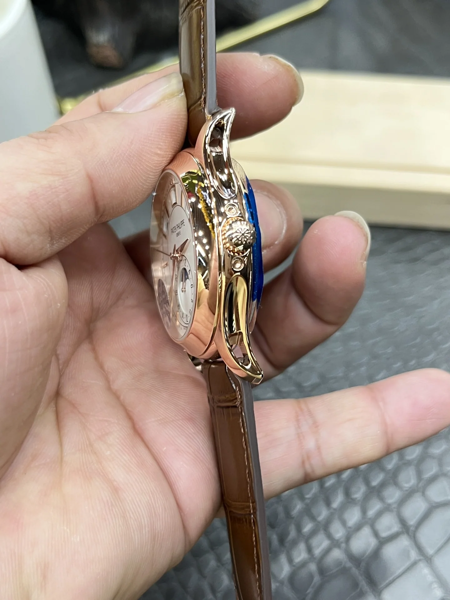 파텍필립 컴플리케이션 애뉴얼 캘린더 자동 시계 40MM5205 G 상세 이미지 6