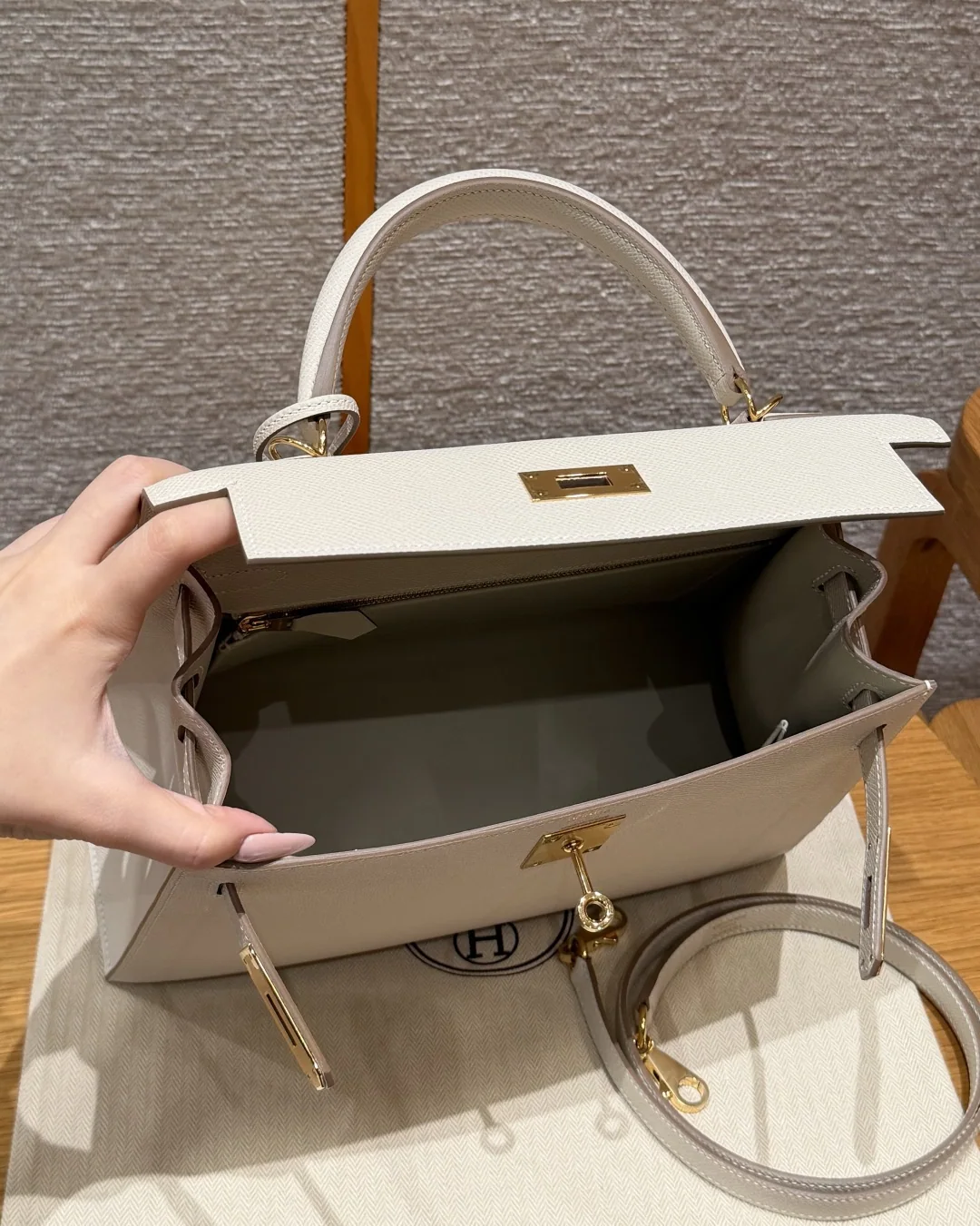 에르메스 켈리 28 cm 엡솜 가죽 가방 상세 이미지 4