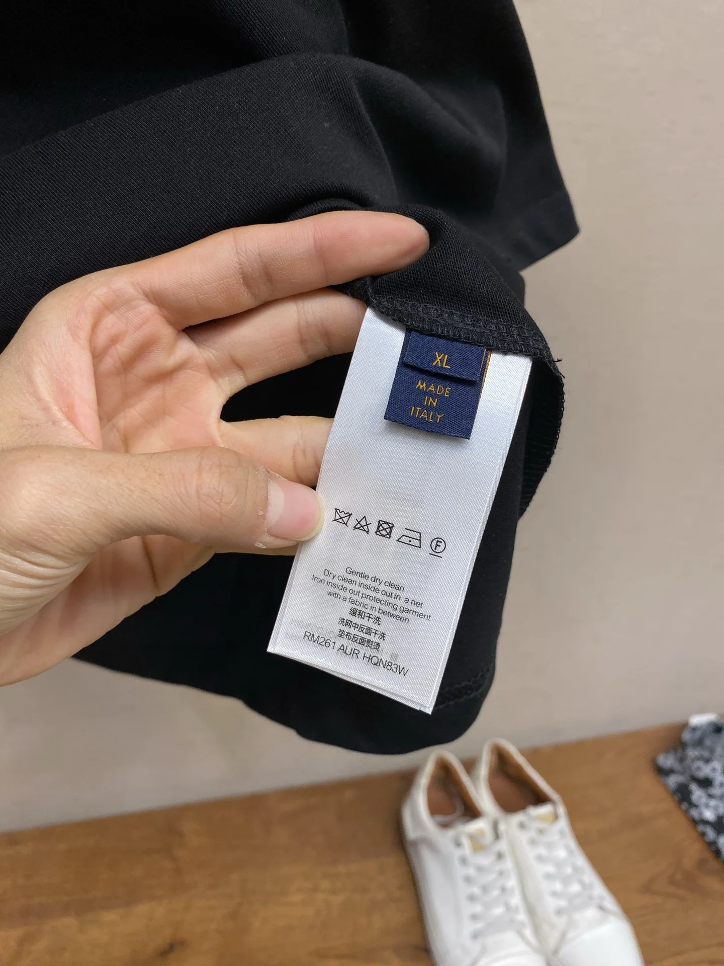 루이비통 로고 자수 코튼 반팔 티셔츠 남녀공용 1579 상세 이미지 8