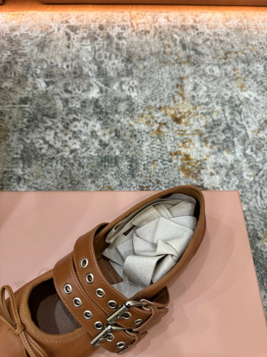 미우미우 소가죽 여성 신발 상세 이미지 8