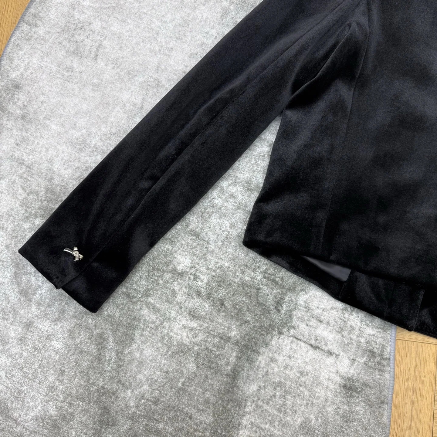 디올 벨벳 스탠드카라 여성 자켓 상세 이미지 8