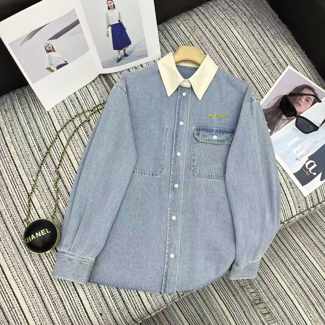 미우미우 자수 데님 셔츠 상세 이미지 3