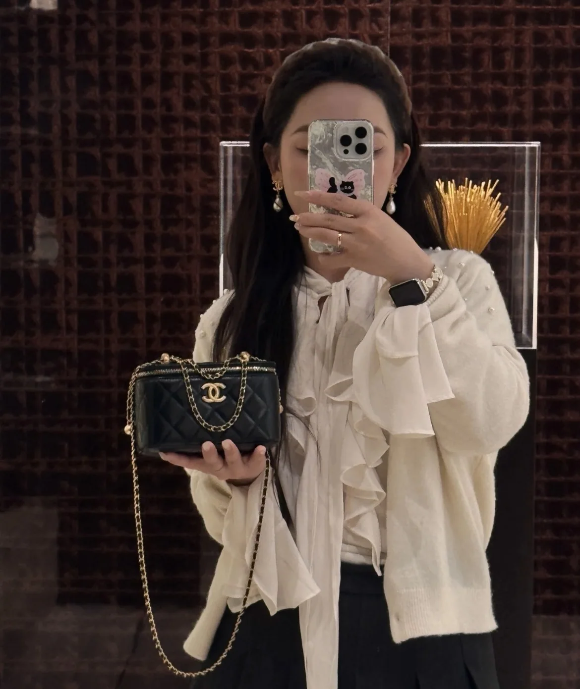 샤넬 금장 체인 장식 블랙 소가죽 가방 상세 이미지 6