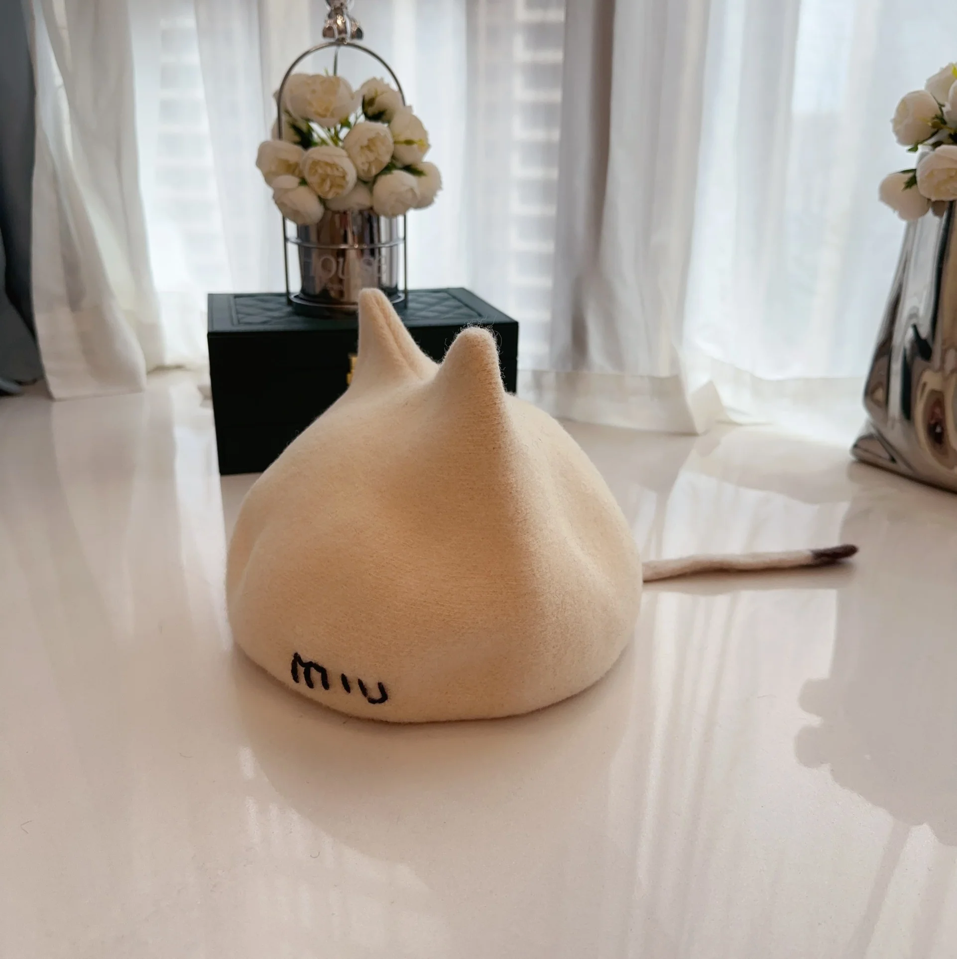 미우미우 모자 81077 Miu Miu Cap 상세 이미지 2