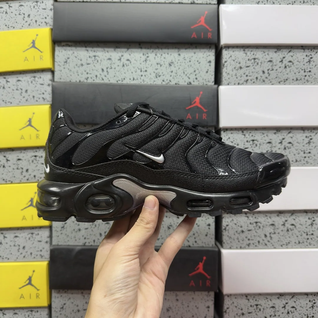 나이키 [BD] 에어 맥스 플러스 DX8971-001 201903 Nike Air Max Plus Mini Swoosh Black Silver 상세 이미지 3