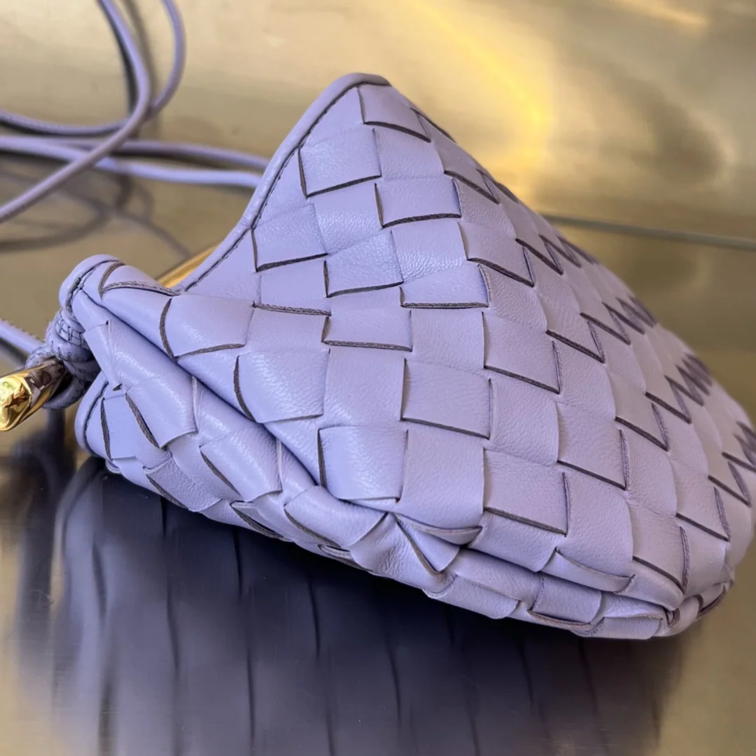 보테가베네타 메탈 핸들 미니 정어리 크로스백 상세 이미지 2