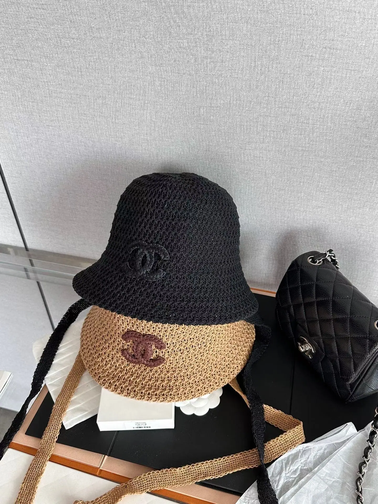 샤넬 더블 C 로고 스트로 캡 상세 이미지 2