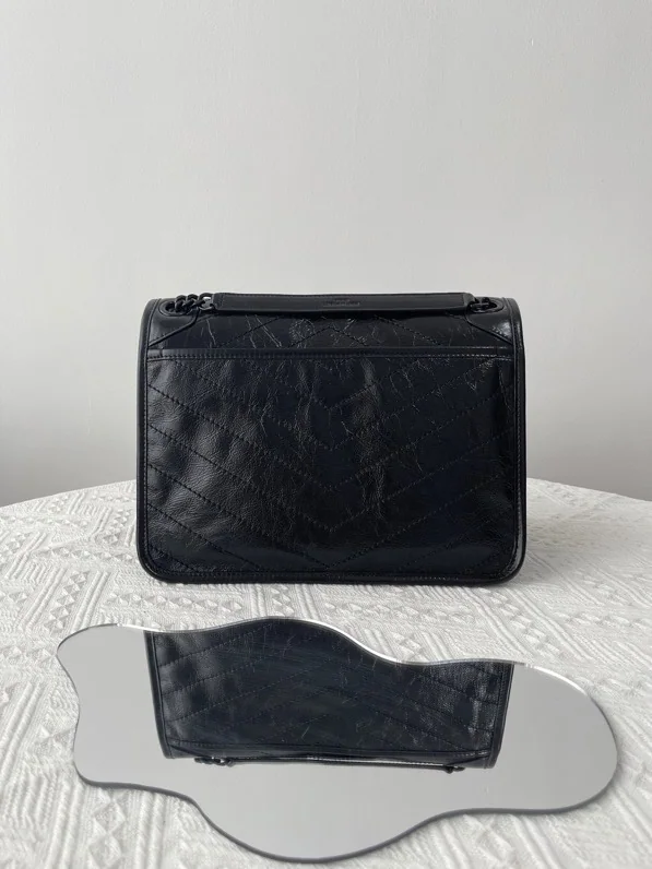 생로랑 니키 블랙 페인트 체인 숄더백 28CM633158 상세 이미지 2