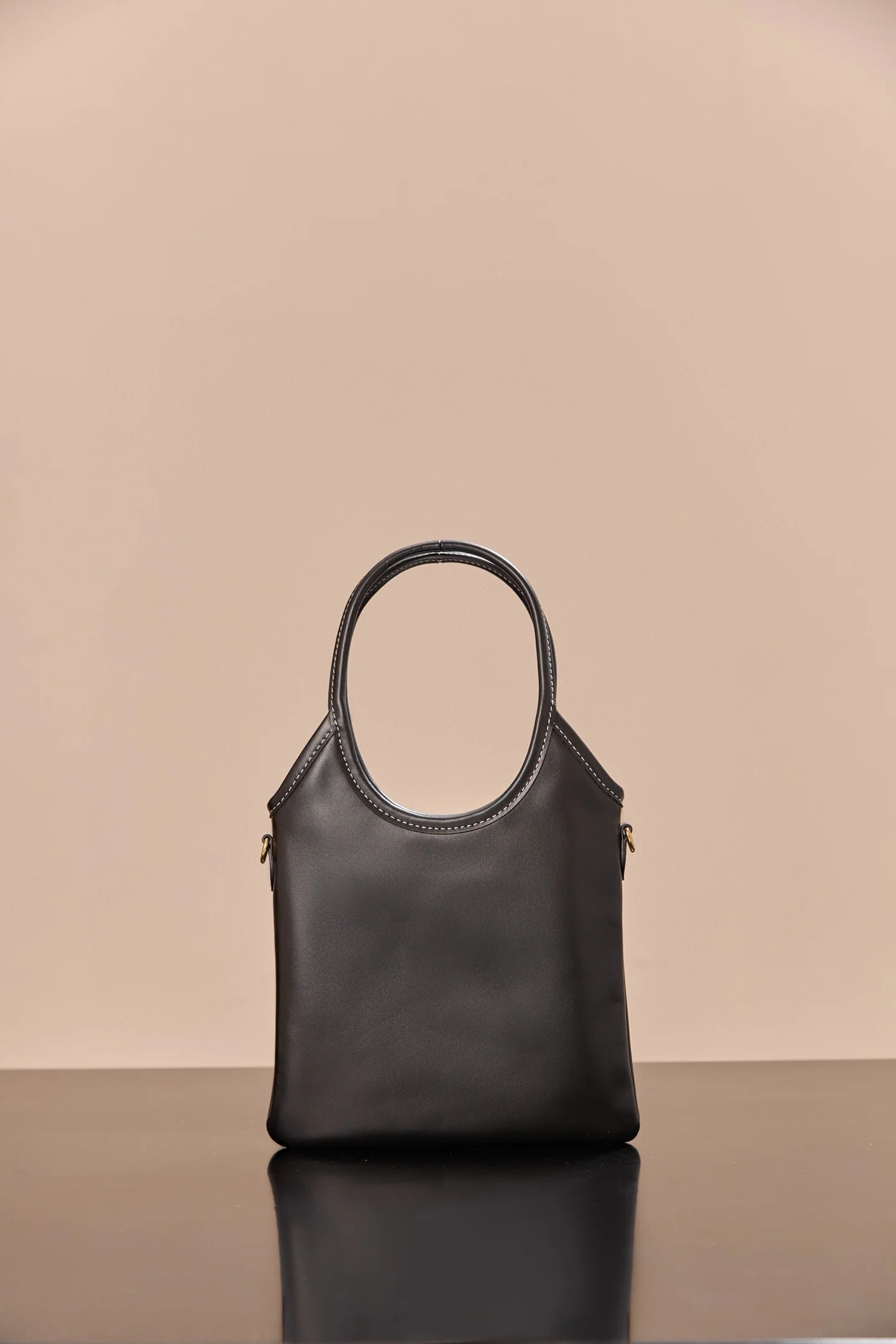미우미우 아이비 스몰 토트 가방 상세 이미지 1