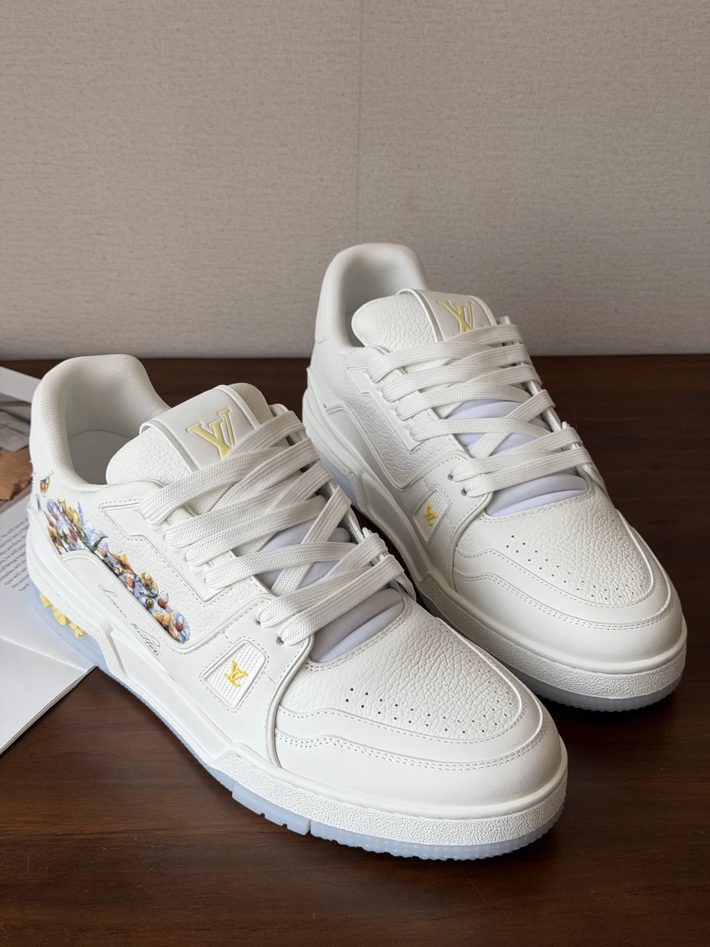 루이비통 LV Trainer 2026 플로럴 자수 스니커즈 상세 이미지 6