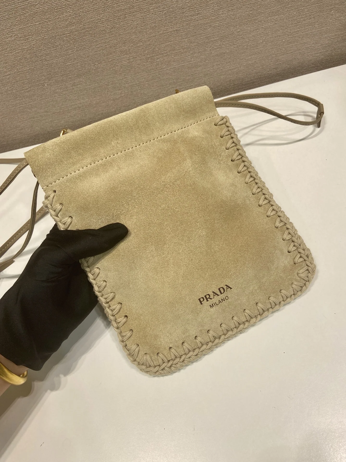 프라다 스웨이드 클러치 스마트폰 가방 1ZT092 상세 이미지 5