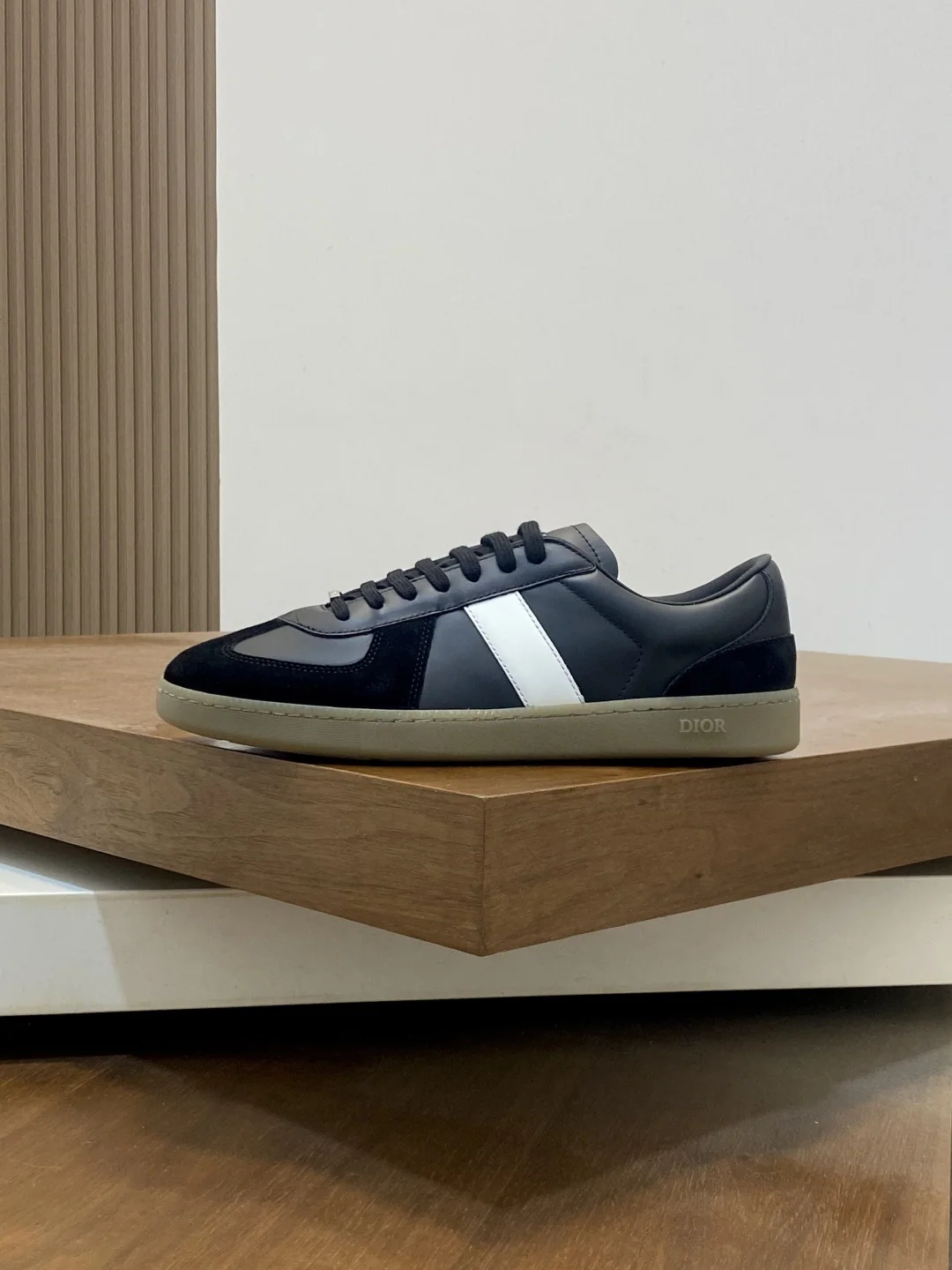 디올 오블리크 태슬 장식 스니커즈 상세 이미지 2
