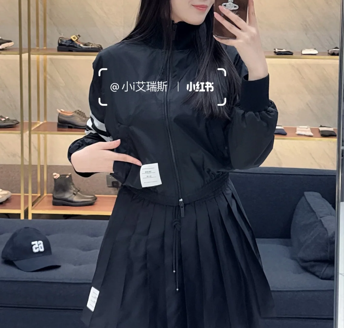 톰브라운 4 바 스트라이프 경량 나일론 여성 자켓 상세 이미지 7