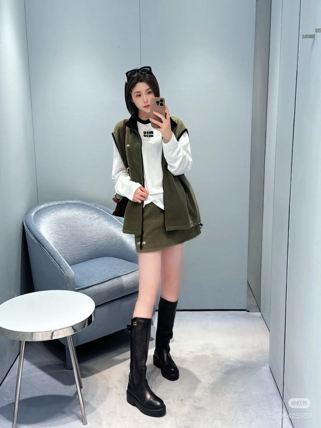 미우미우 올리브그린 플리스 여성 반팔 티셔츠 상세 이미지 9