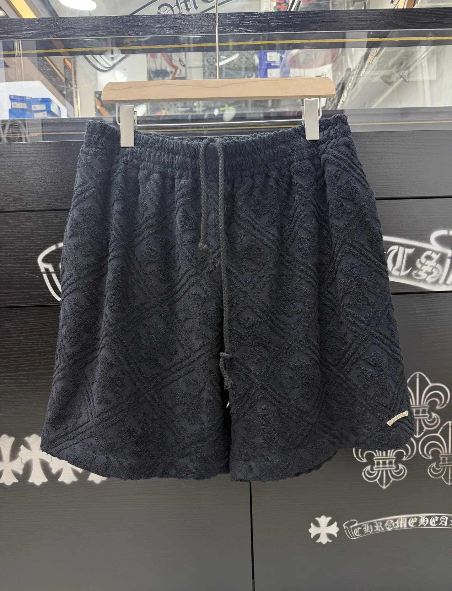 크롬하츠 모노그램 크로스 패치 블랙 테리클로스 반바지 상세 이미지 3