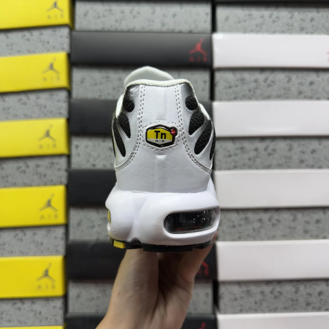 나이키 [BD] 에어 맥스 플러스 CT1094-102 201874 Nike Air Max Plus White Black Metallic 상세 이미지 4