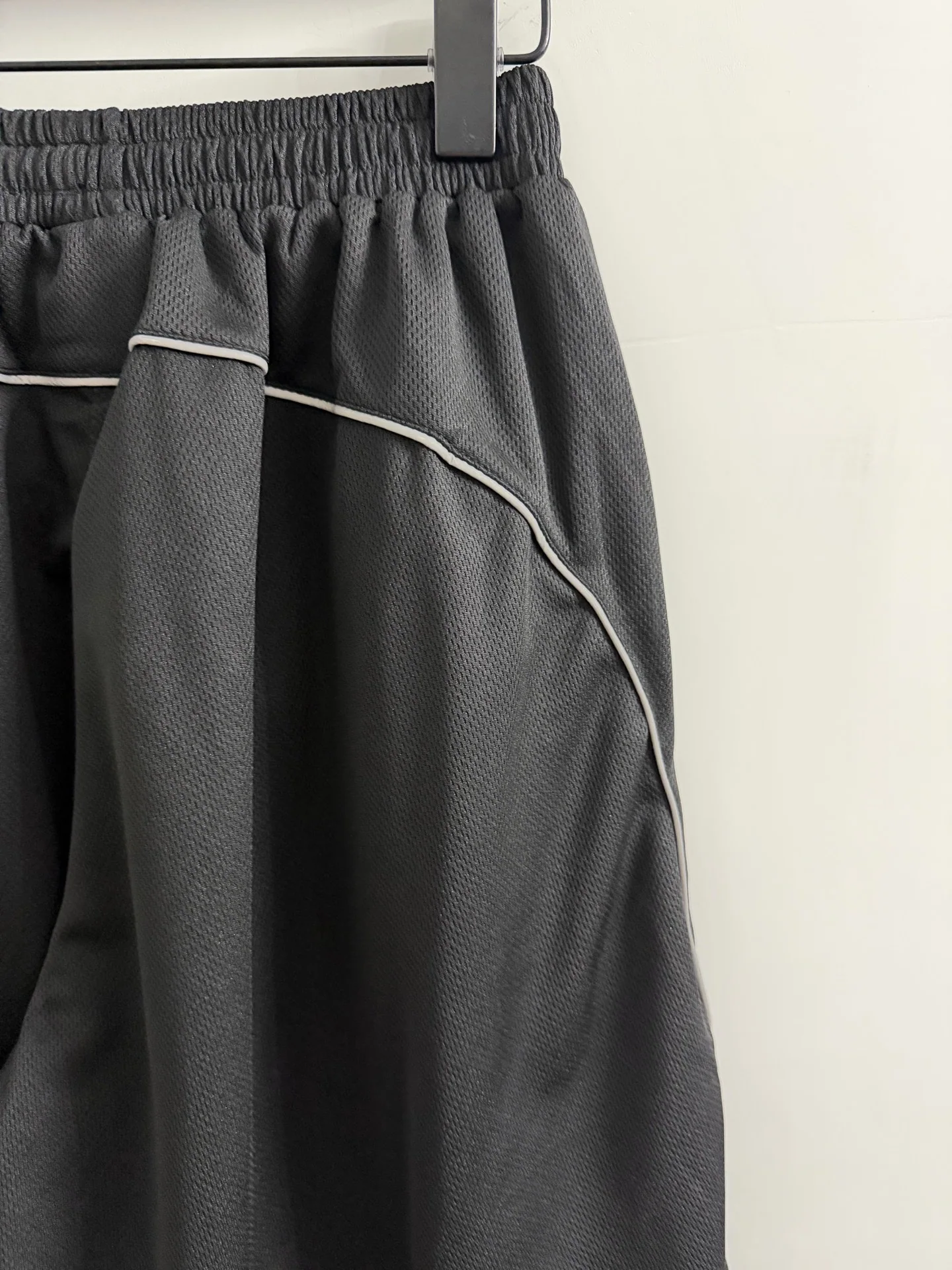 발렌시아가 메시 남성 반바지 26SS 상세 이미지 6