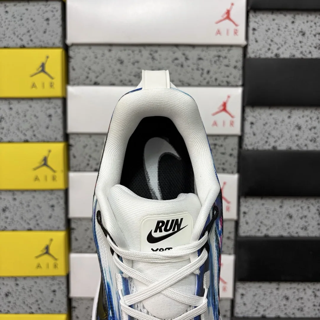 나이키 [GT] 보메로 18 SE IB8164-999 201792 Nike Vomero 18 SE Light Trails 상세 이미지 6