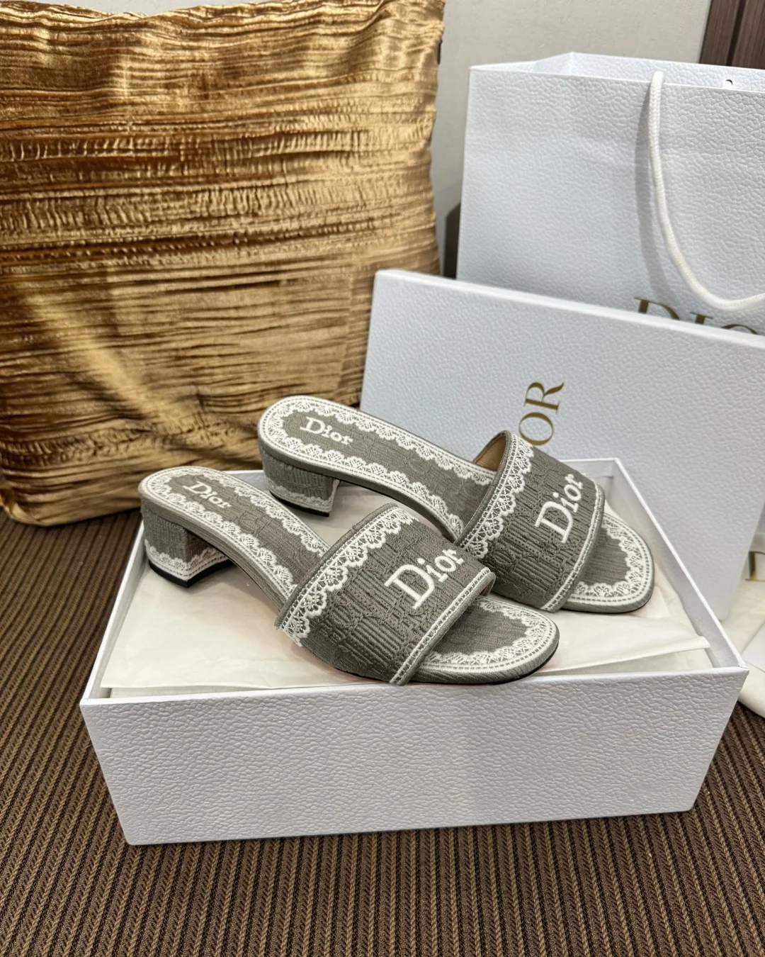 디올 신발 상세 이미지 2