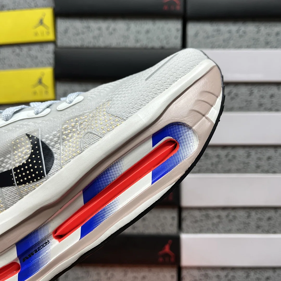 나이키 [CG] 보메로 프리미엄 HQ2050-308 201986 Nike Vomero Premium 상세 이미지 3