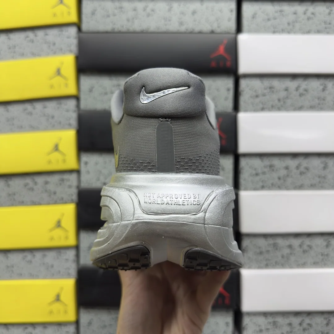 나이키 [5A] 보메로 프리미엄 IR1988-084 201741 Nike Vomero Premium Isamaya Run Forever 상세 이미지 7