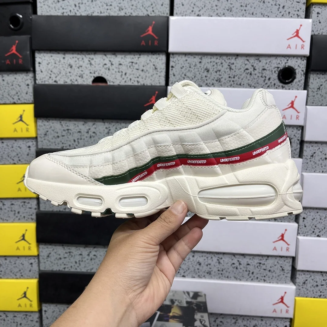 나이키 [XY] 에어 맥스 95 SP IB4453-100 201493 Nike Air Max 95 SP Undefeated Sail 상세 이미지 3