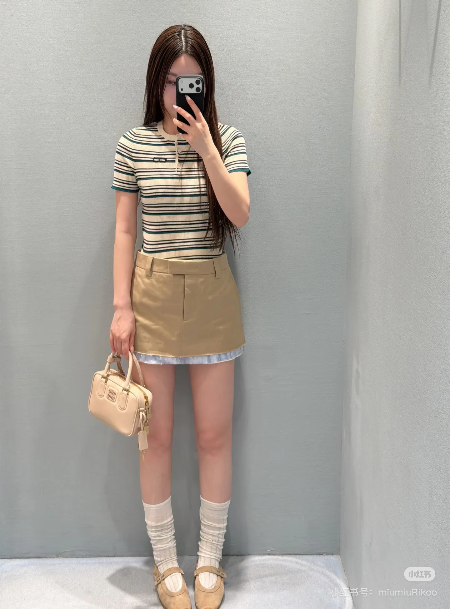 미우미우 슬림핏 캐시미어 반팔 티셔츠 26 SS 상세 이미지 6