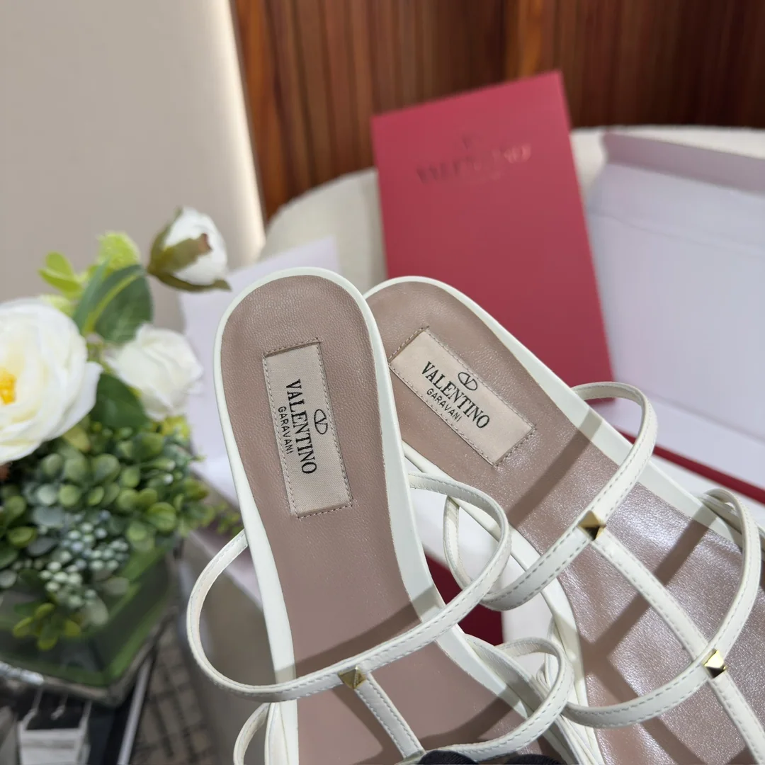 발렌티노 가라바니 락스터드 위스피 마이크로힐 뮬 상세 이미지 8
