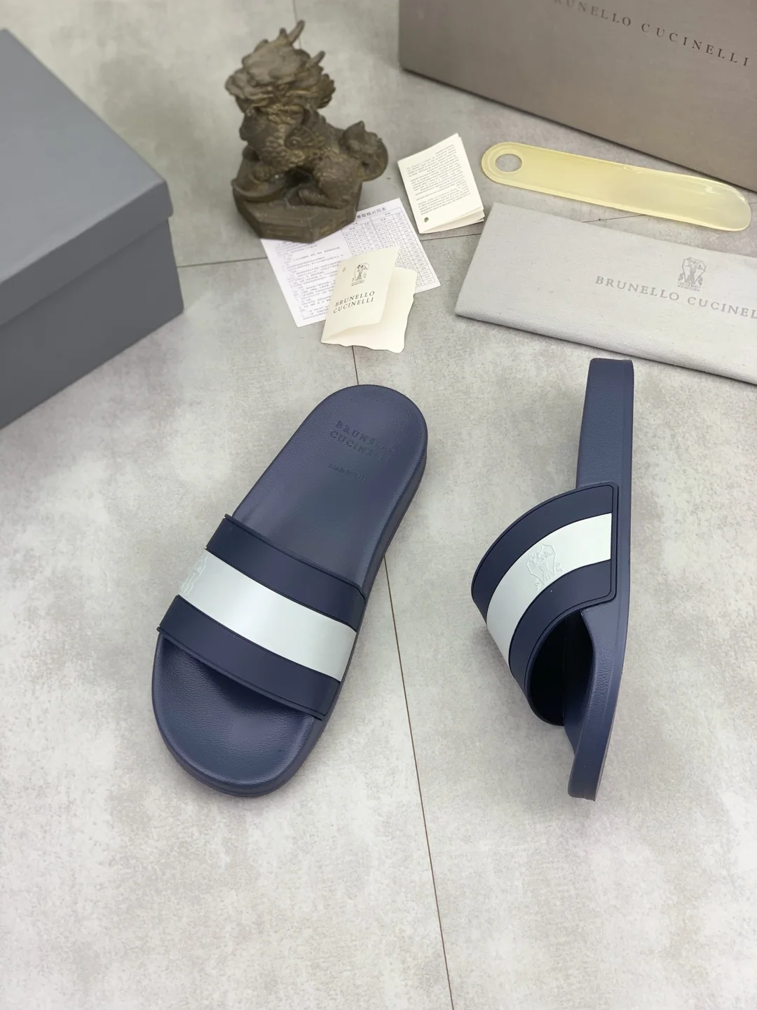 브루넬로쿠치넬리 워시드 스웨이드 캐주얼 슬리퍼 상세 이미지 3