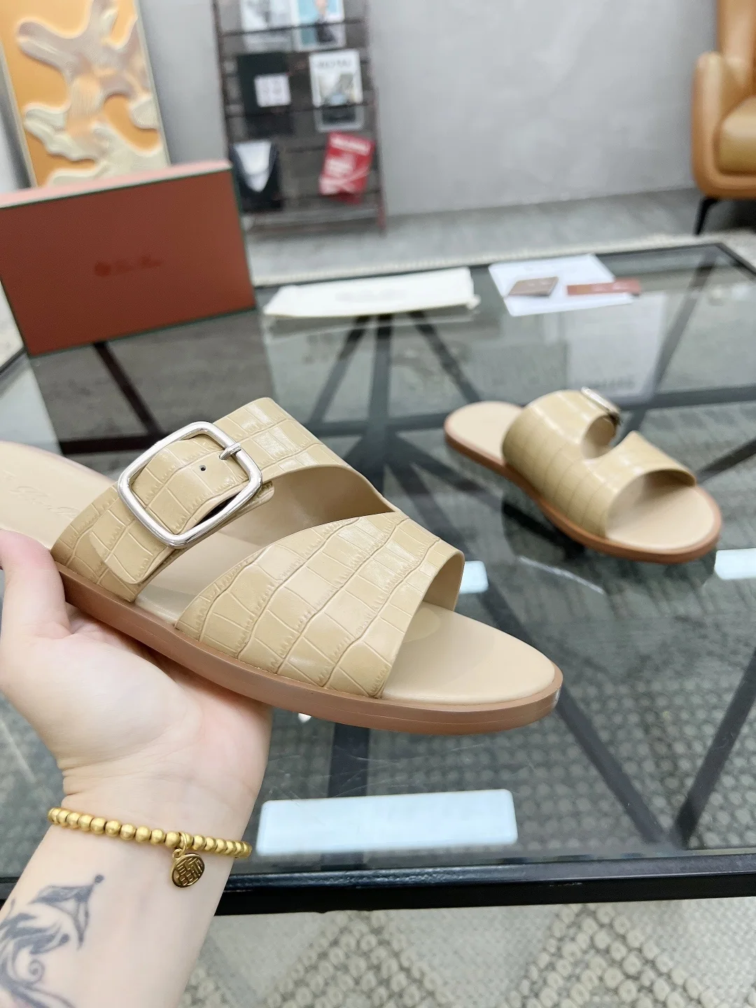 로로피아나 이탈리아 소가죽 남성 신발 상세 이미지 6