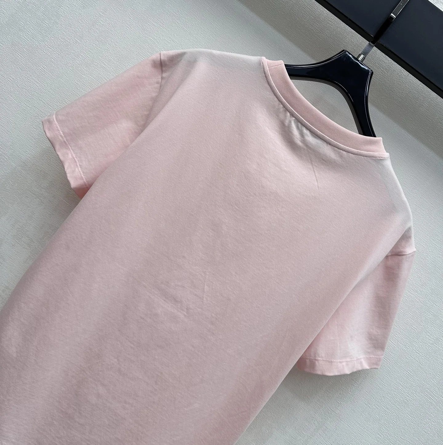 디올 자수 크루넥 반팔 티셔츠 상세 이미지 5