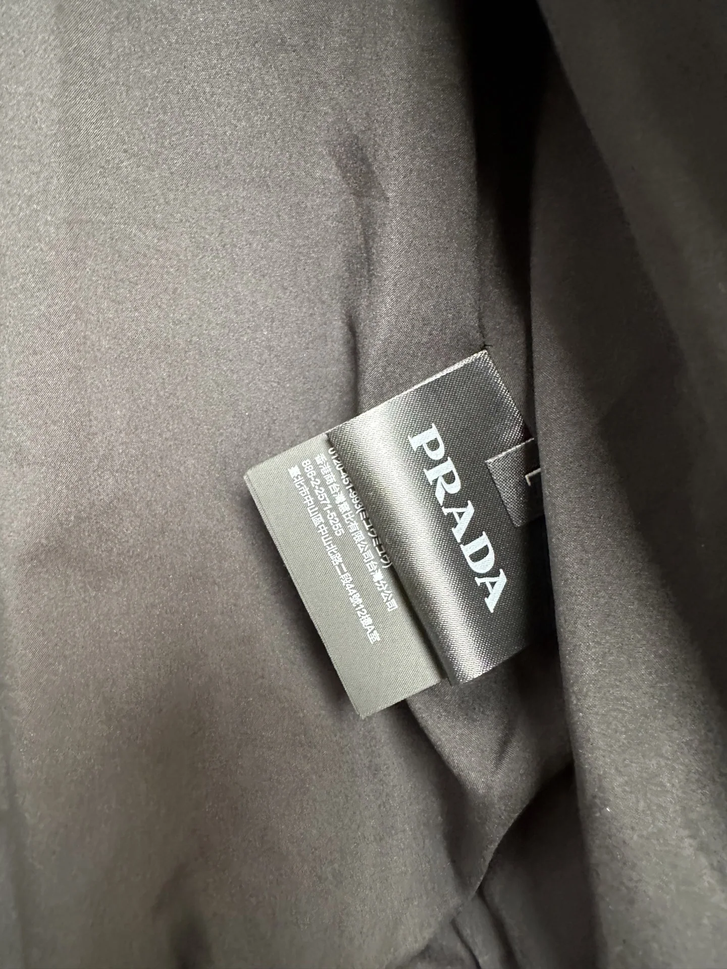 프라다 26 SS 런웨이 신상 재킷 19419 Prada 상세 이미지 10