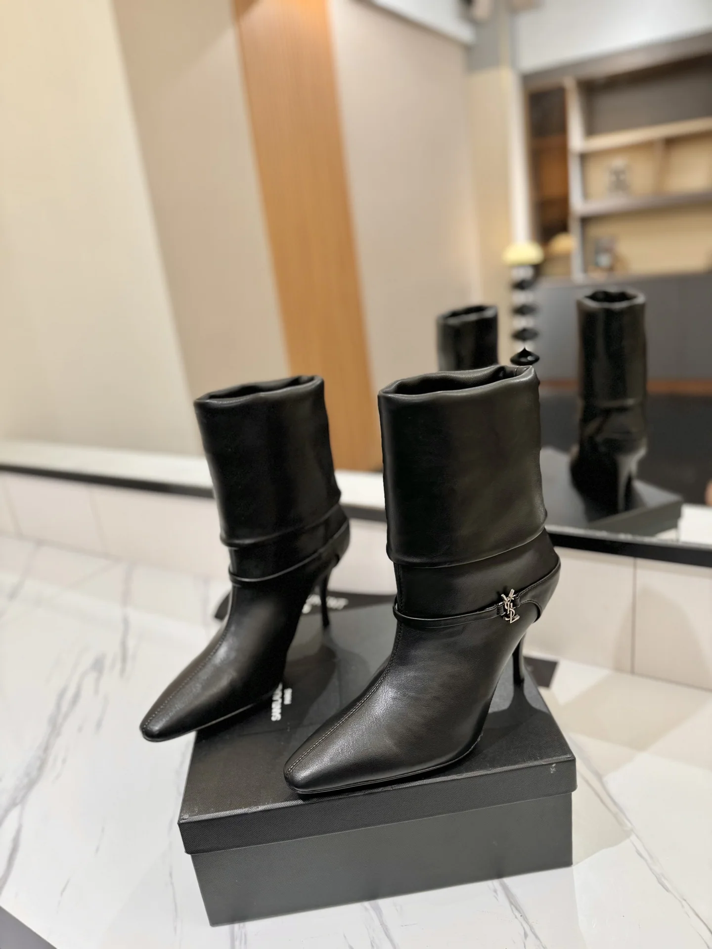 생로랑 YSL 앵클 부츠 9439 상세 이미지 2