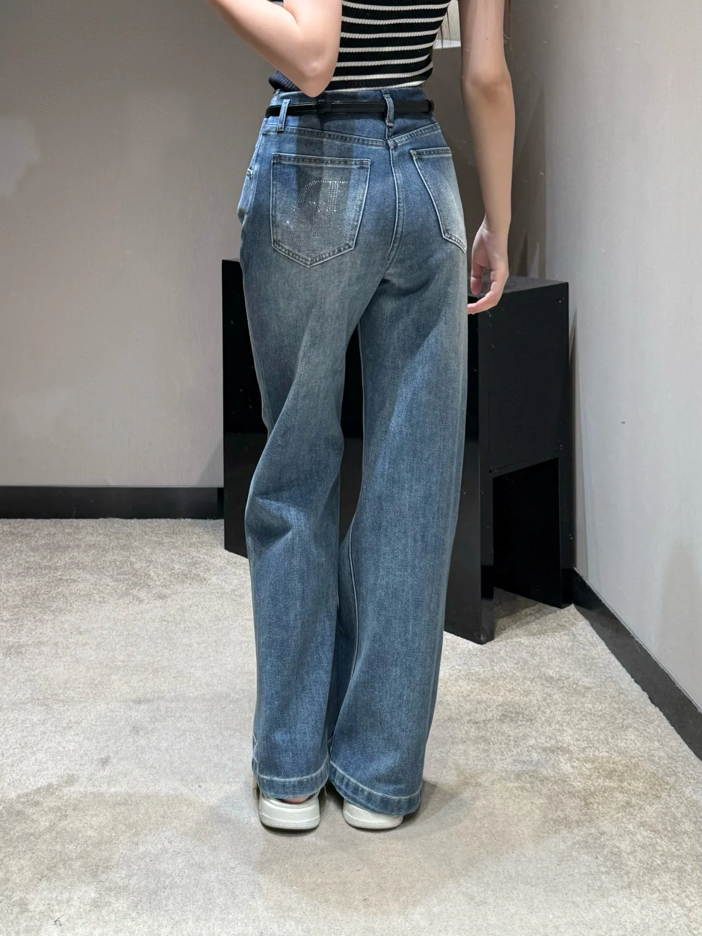 디올 워시드 블루 퀼팅 라인스톤 여성 바지 상세 이미지 3
