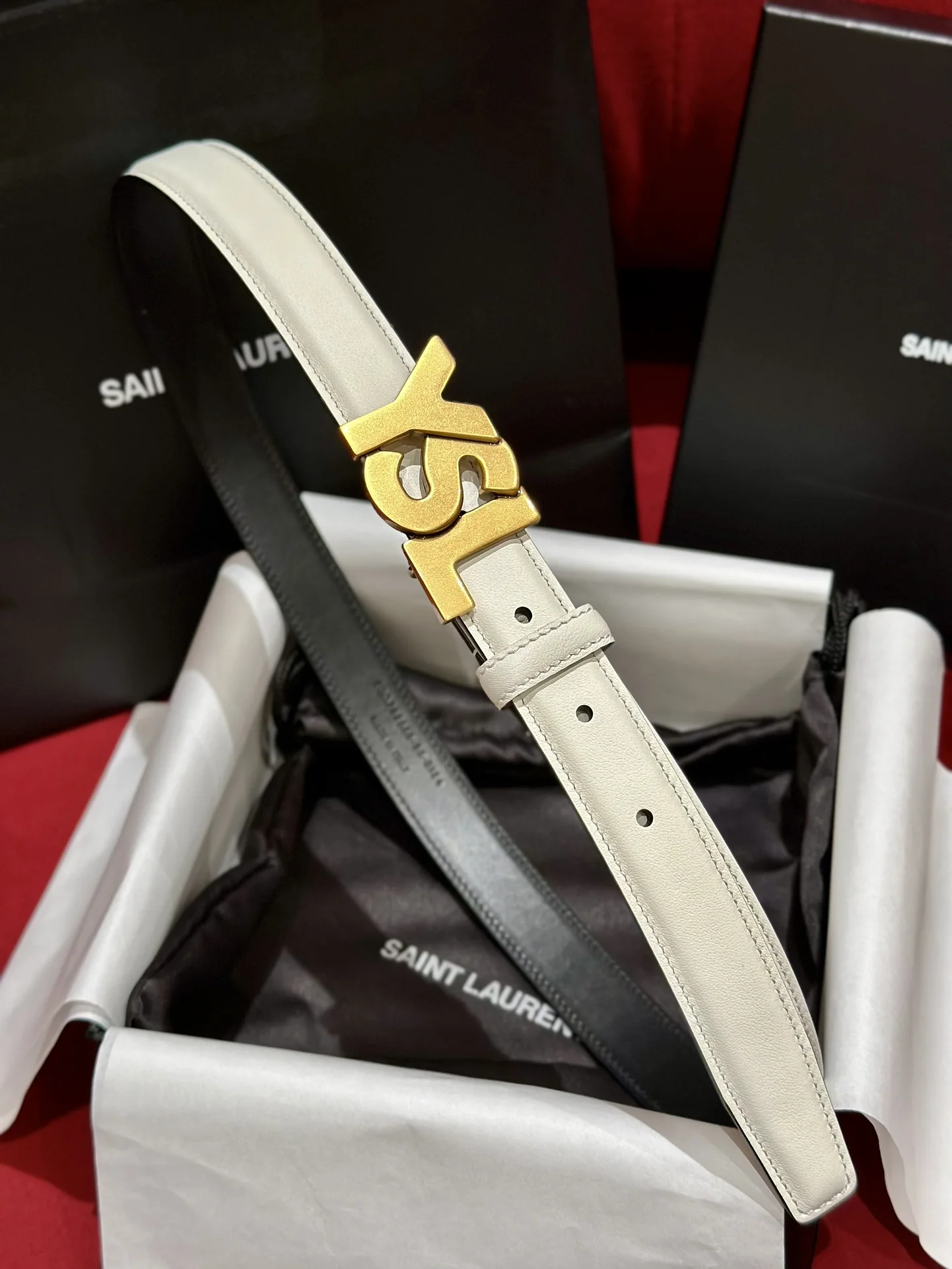 생로랑 YSL 금속 버클 양면 가죽 벨트 상세 이미지 5
