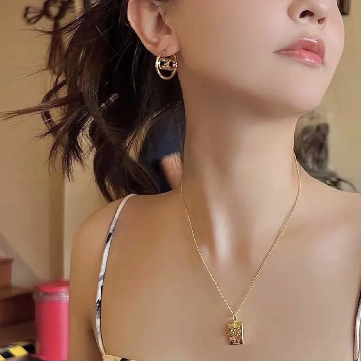 셀린느 개선문 S925 실버 스터드 귀걸이 상세 이미지 2