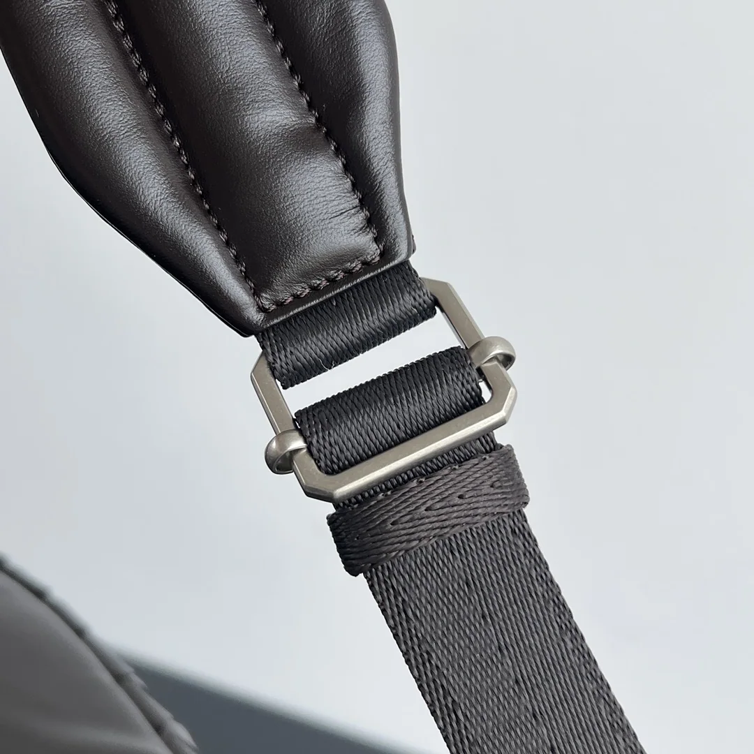 보테가베네타 인트레치아토 송아지가죽 남성 백팩 상세 이미지 7