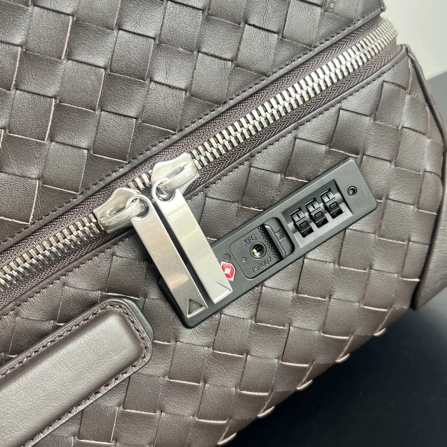 보테가베네타 우븐 캐리어 수트케이스 가방 상세 이미지 6