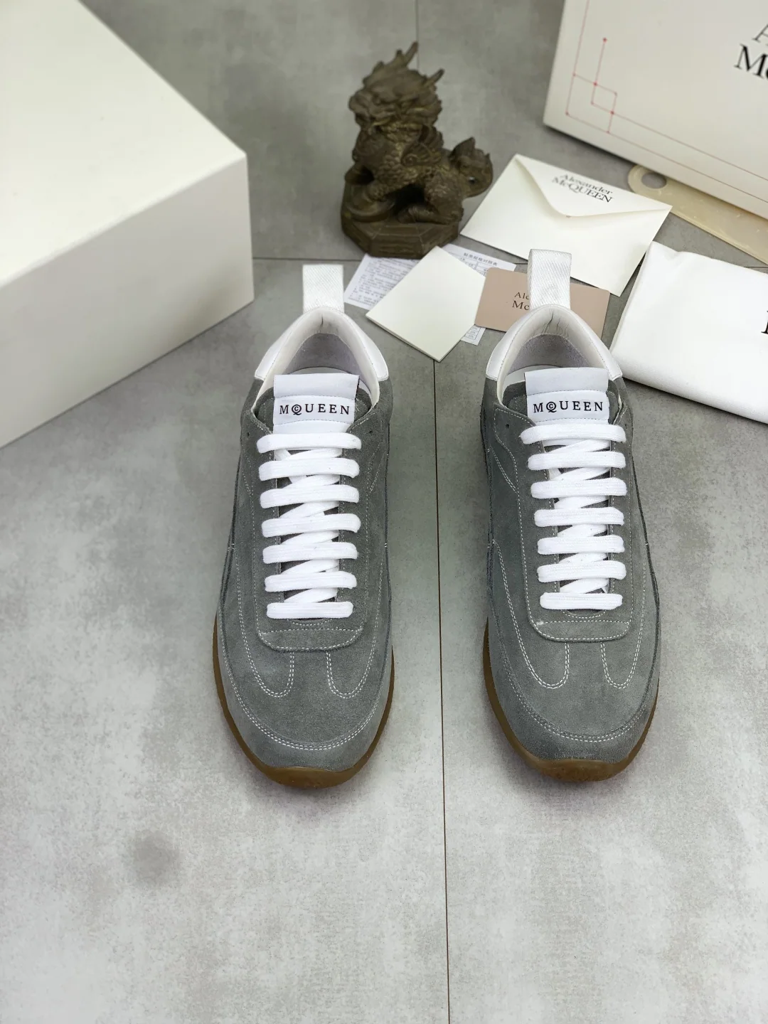 오프화이트 스니커즈 상세 이미지 2