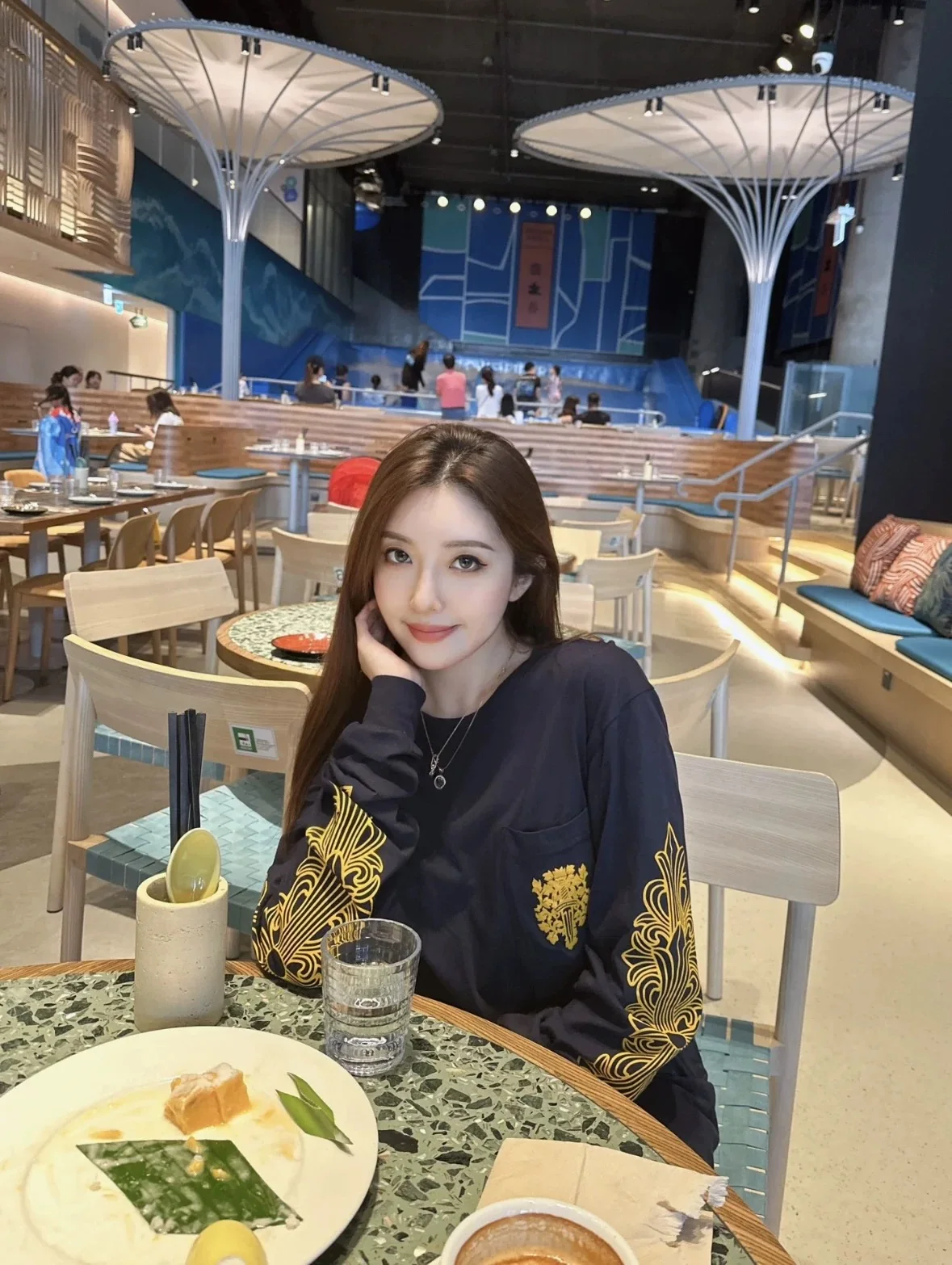 크롬하츠 검과 덩굴 프린트 네이비 긴팔 티셔츠 상세 이미지 15