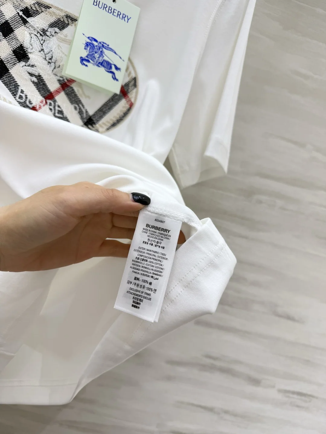 버버리 체크 자수 여성 반팔 티셔츠 상세 이미지 4