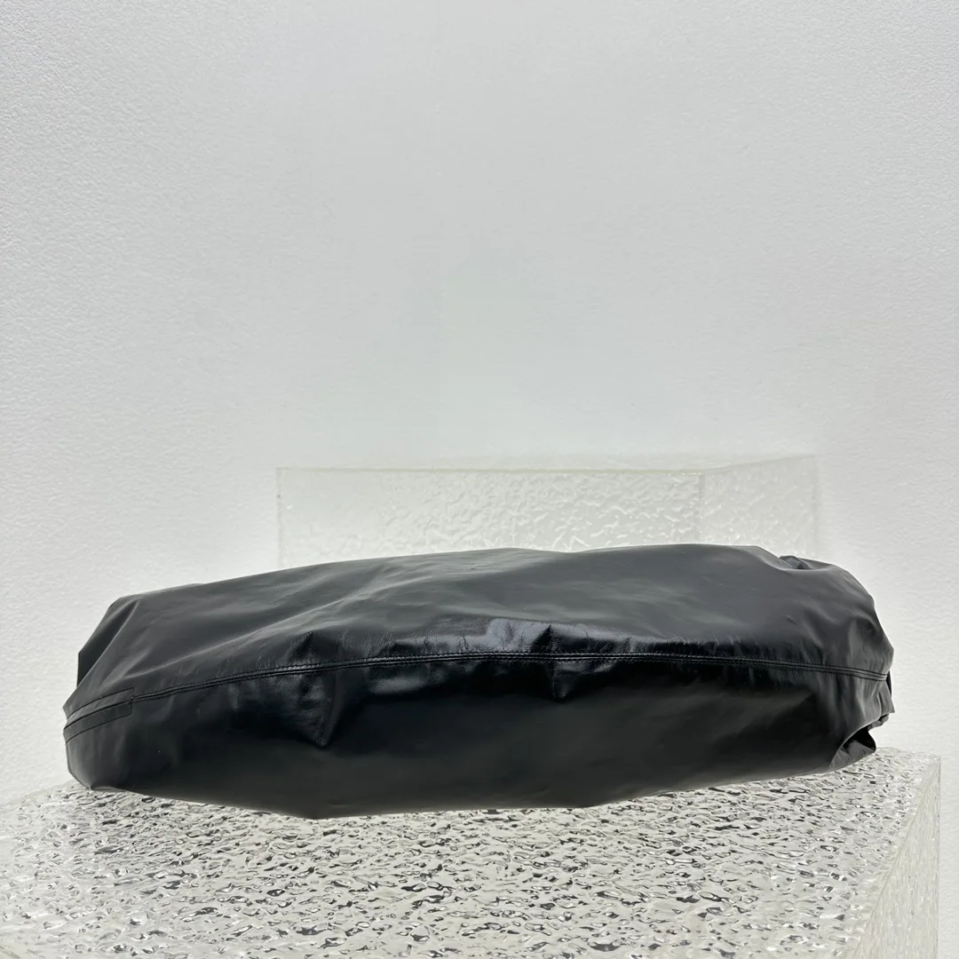 르메르 크루아상 페이퍼 레더 숄더백 라지 블랙 상세 이미지 4