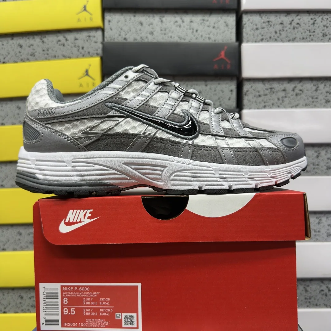 나이키 [PE] P 6000 IR2004-100 201744 Nike P-6000 White Metallic Cool Grey Black