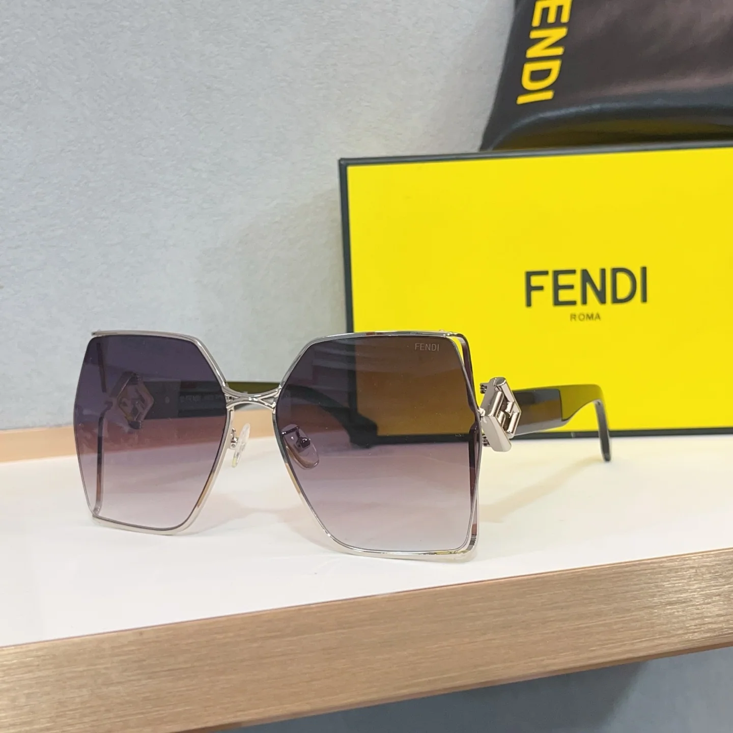 펜디 선글라스 74249 Fendi Sunglasses 상세 이미지 7