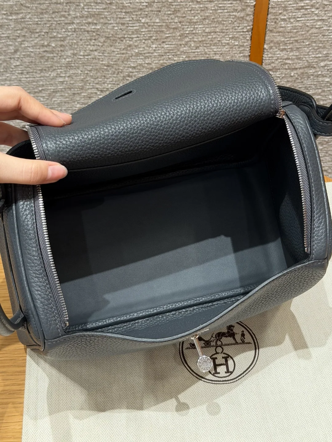 에르메스 린디 26 가방 상세 이미지 6