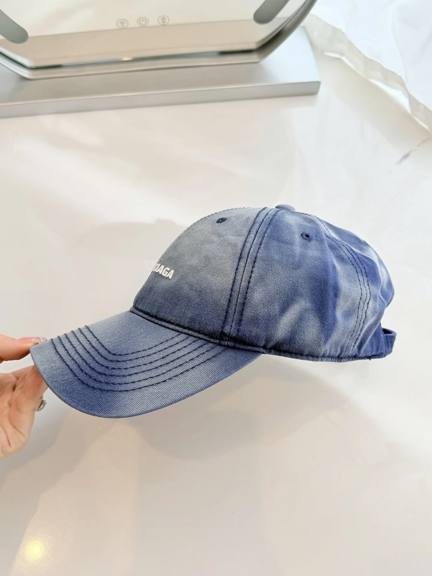 발렌시아가 워시드 데님 캡 상세 이미지 5
