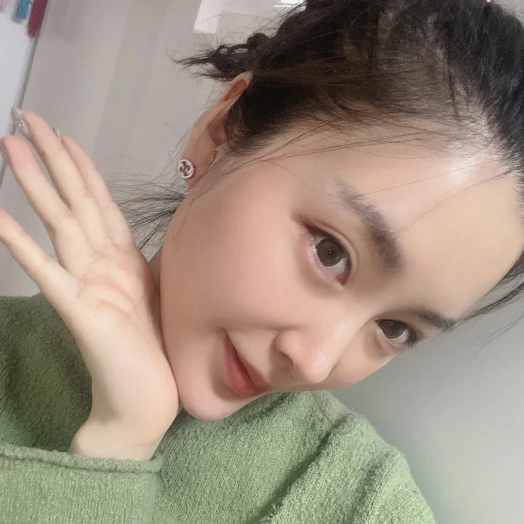 구찌 스털링 실버 로고 미니 귀걸이 상세 이미지 3