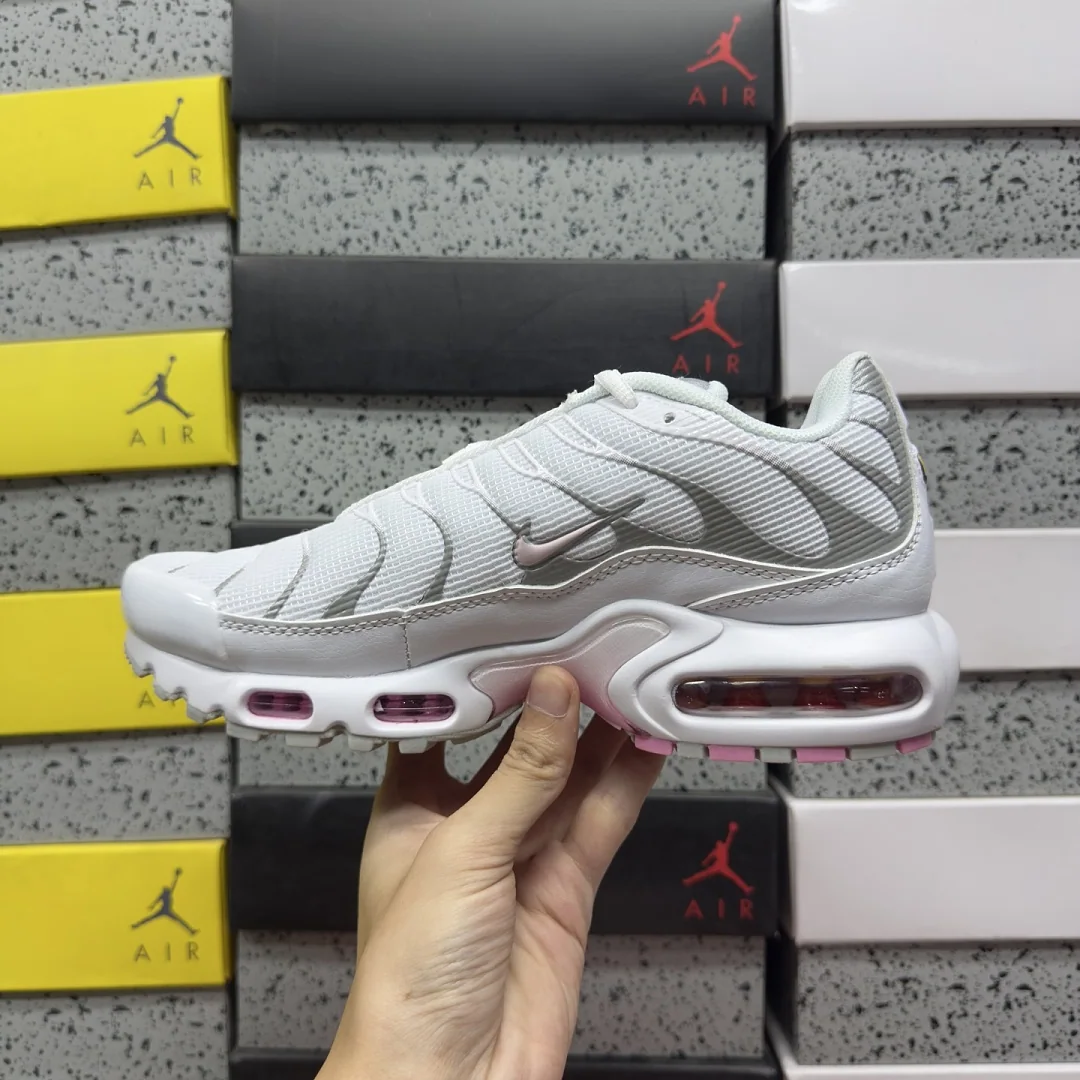나이키 [BD] 에어 맥스 플러스 HF0107-100 201904 Nike Air Max Plus Summit White Pink Rise 상세 이미지 4